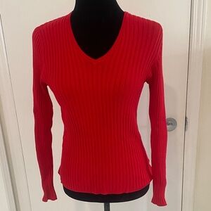 Brilliant Red V-Neck long sleeved fitted sweater b size Medium (8-10)
